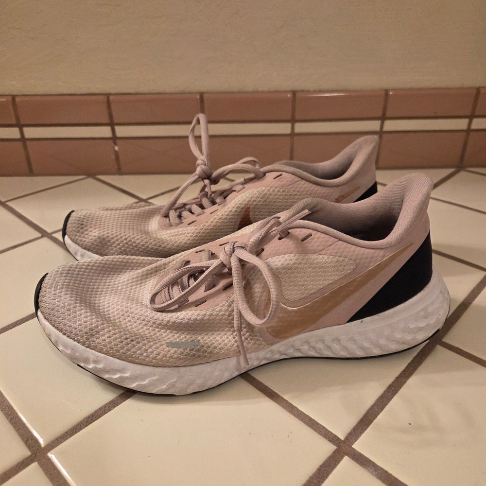 Nike Revolution 5 Womens Running Shoes Barely Rose Bronze BQ3207-600 Size 8